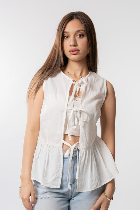 Lightweight summer blouse with a comfy tie